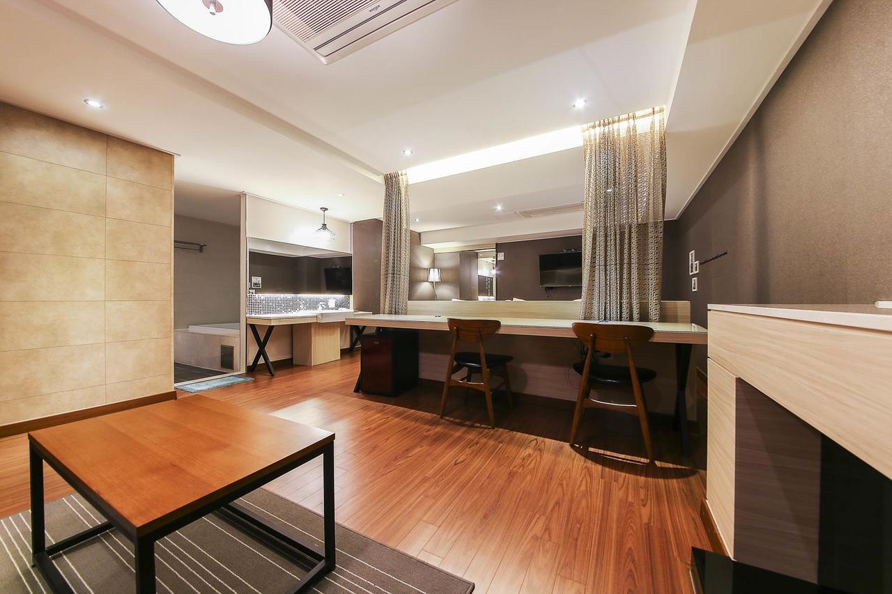 Regency Hotel Seongnam Esterno foto